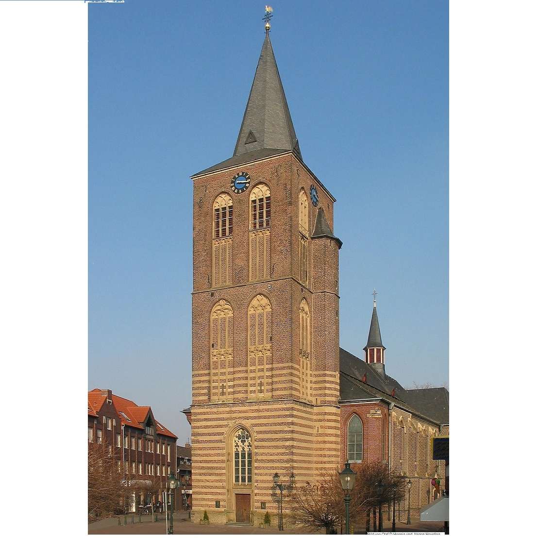 Kirchturm von St. Andreas in Korschenbroich